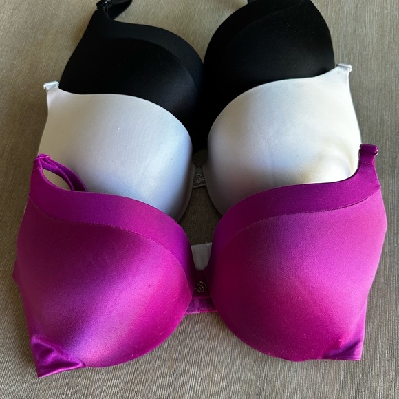 So obsessed /very sexy push-up Victoria's Secret Black, White, and Pink Bra Trio - Picture 1 of 9